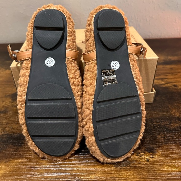 NEW Cider Furry Mary Janes Faux Shearling Buckle Strap Brown Camel - Picture 6 of 10